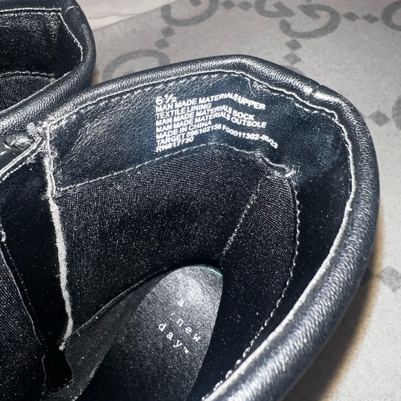 NWOT mid calf trendy black booties, size 6.5 - Picture 2 of 7